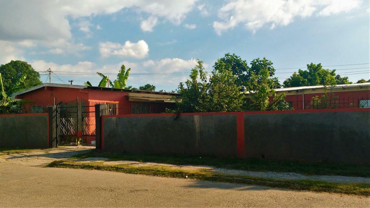 Yard Style Kingston Exterior foto