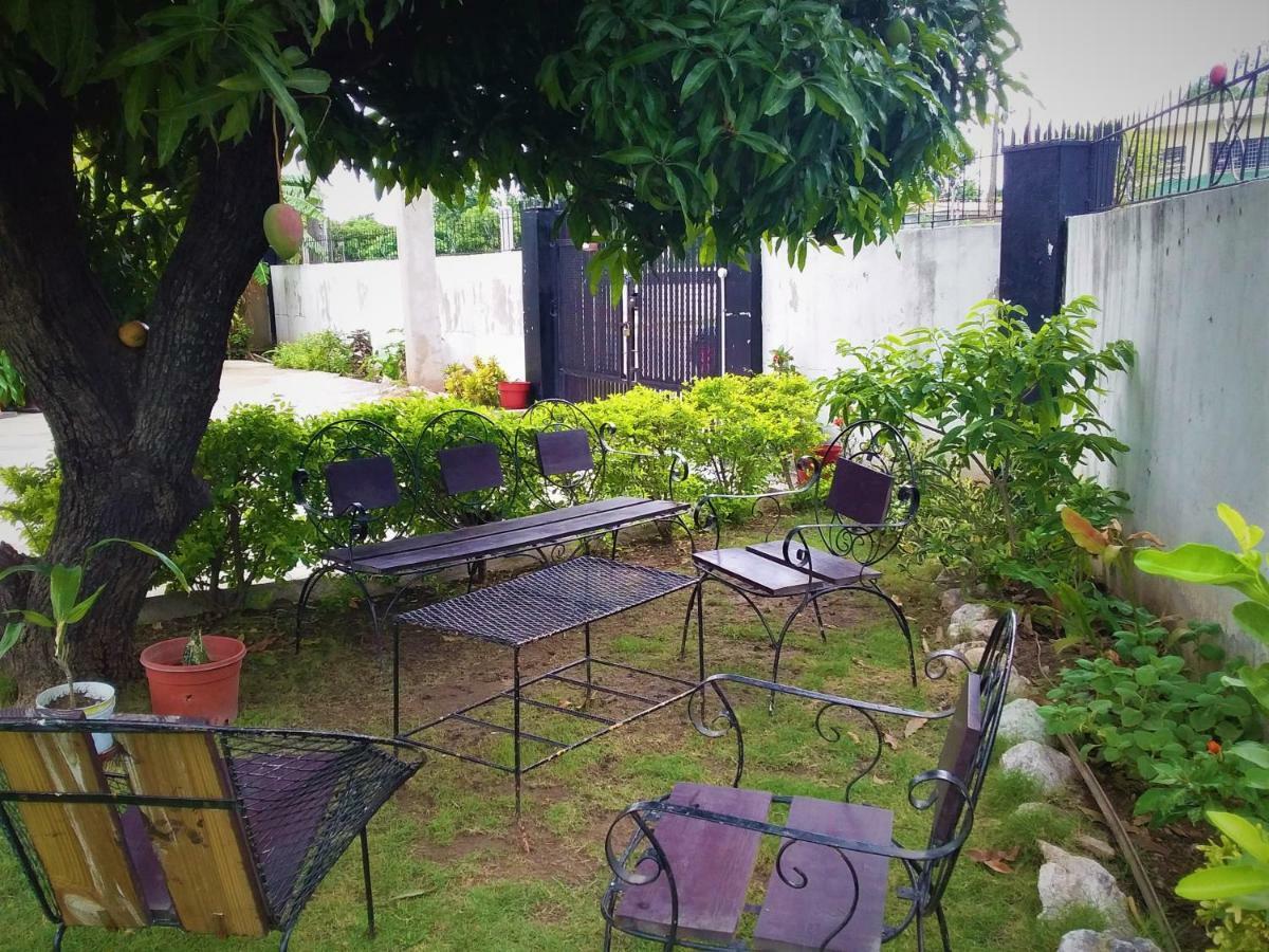 Yard Style Kingston Exterior foto